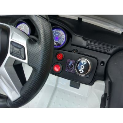 Masinuta electrica 12V Mercedes Benz ML 350 cu roti EVA si scaun de piele Red Masinuta electrica 12V Mercedes Benz ML 350 cu roti EVA si scaun de piele Red