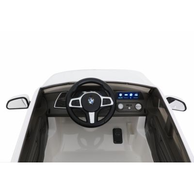 Masina electrica copii BMW X5 Versiune M 12V cu telecomanda alb la reducere